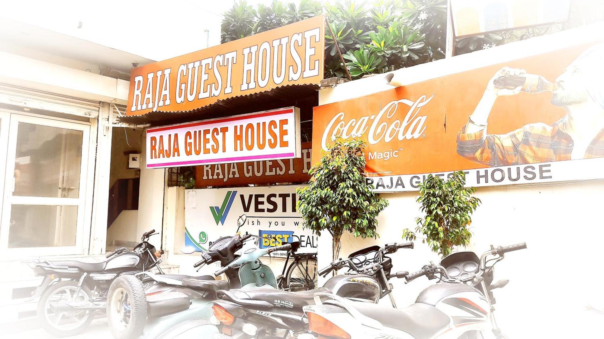 Raja Guest House -- Jalandhar Railway Station -- For Family, Couples, Travellers Exteriör bild