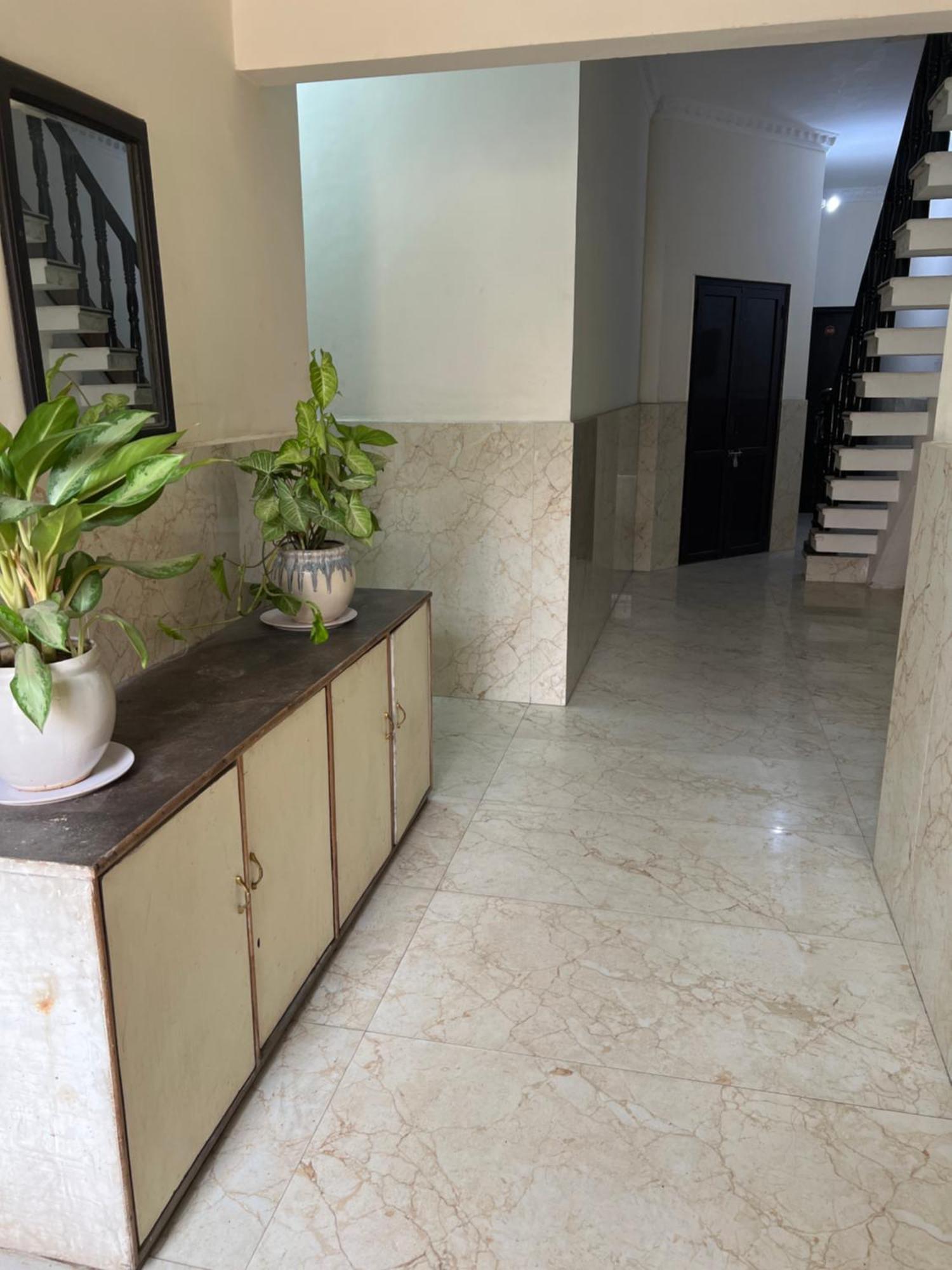 Raja Guest House -- Jalandhar Railway Station -- For Family, Couples, Travellers Exteriör bild