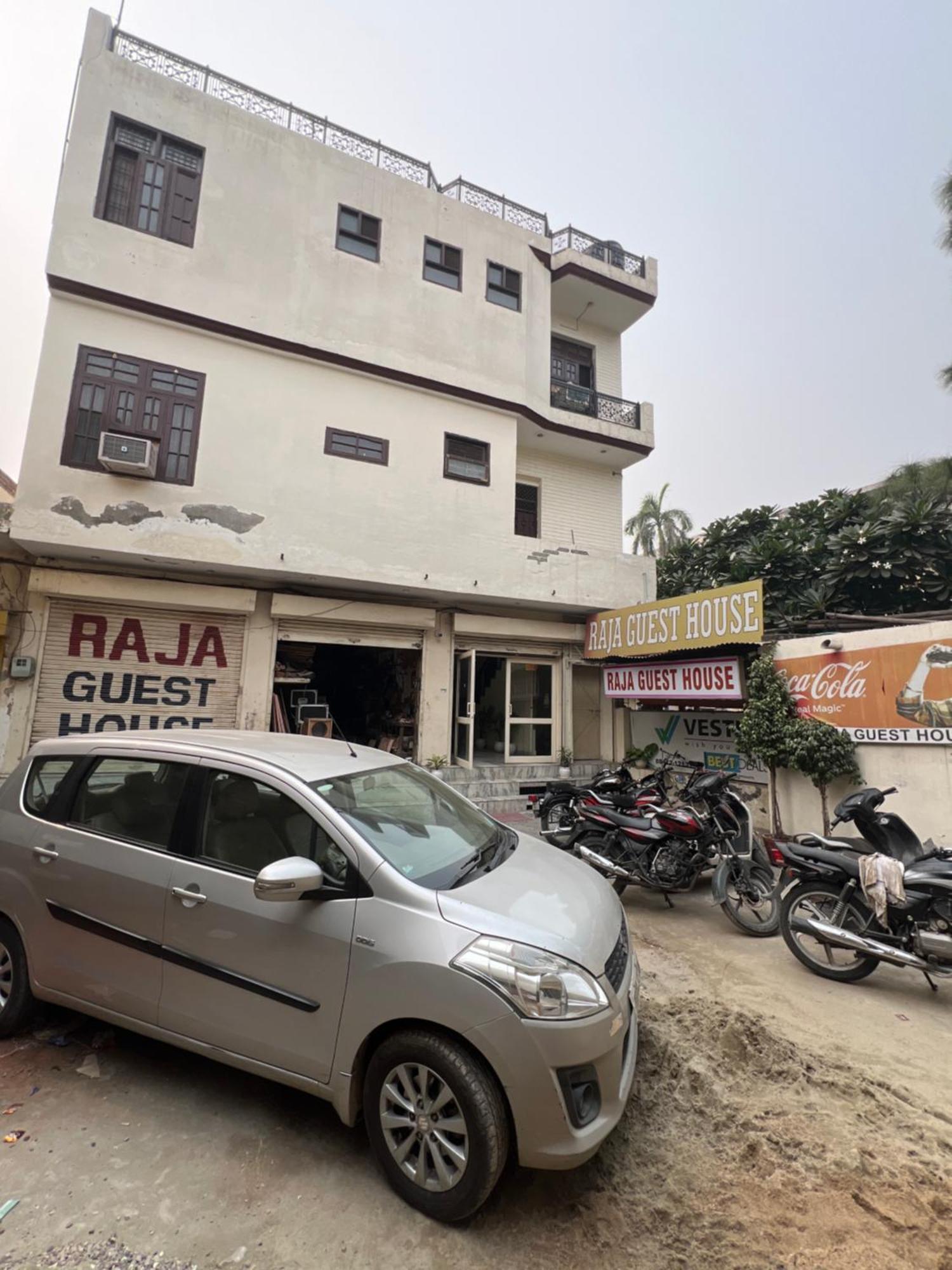 Raja Guest House -- Jalandhar Railway Station -- For Family, Couples, Travellers Exteriör bild